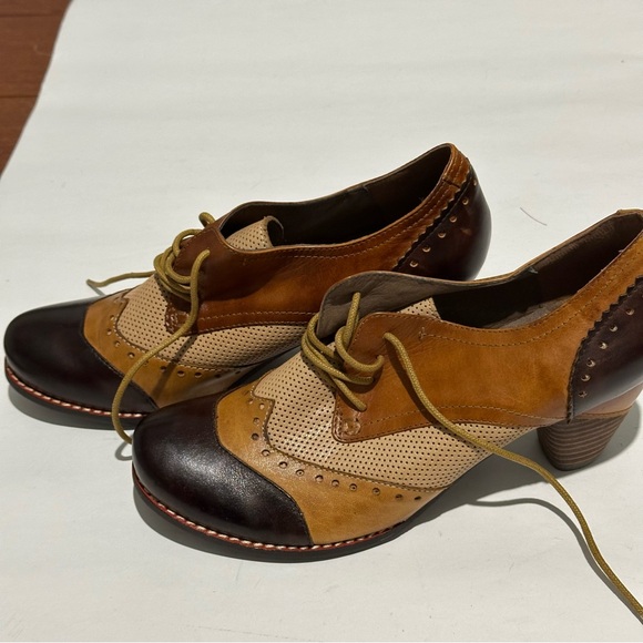 Vintage looking new Oxford pumps - Picture 2 of 6